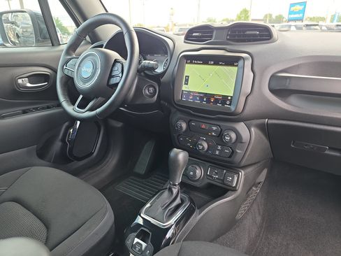 Used 2022 Jeep Renegade Altitude w/ Convenience Group AWD/4WD image 16