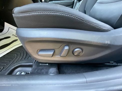 Used 2017 Hyundai Elantra Value Edition w/ Cargo Package FWD image 13