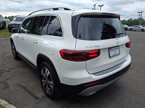 Used 2026 Mercedes-Benz GLB 250 4MATIC image 4