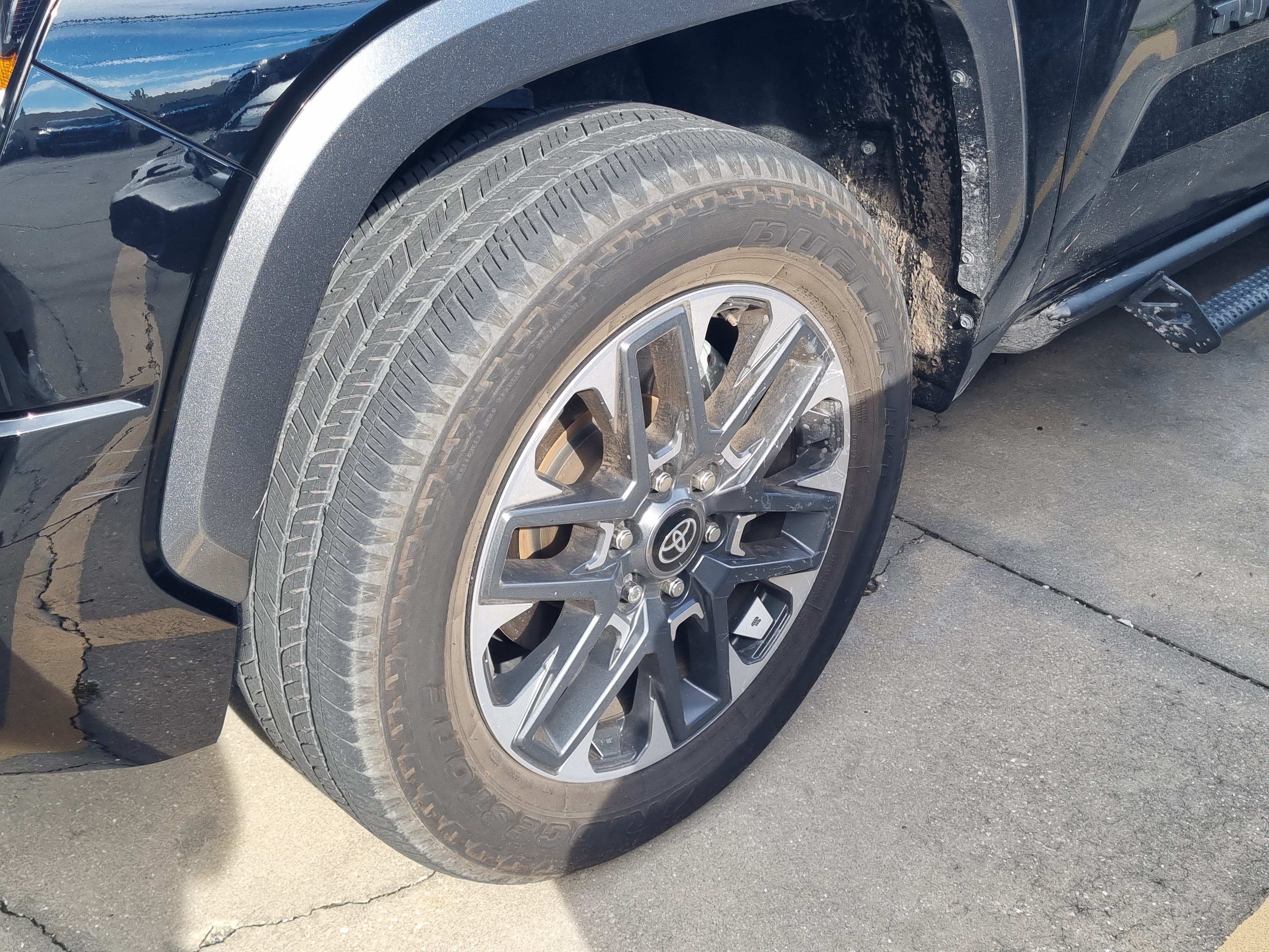 Used 2025 Toyota Tundra Limited AWD/4WD image 5
