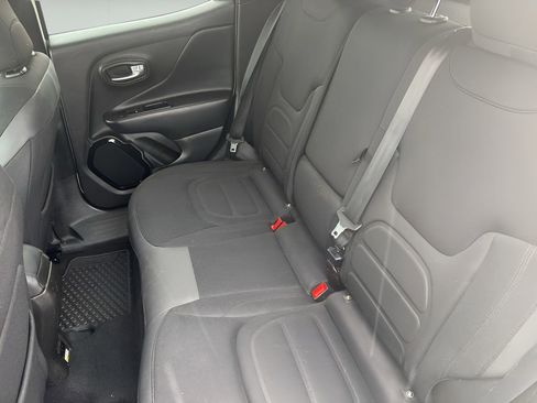 Used 2017 Jeep Renegade Altitude AWD/4WD image 9