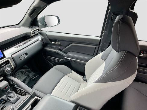 Used 2024 Toyota Tacoma TRD Sport image 21