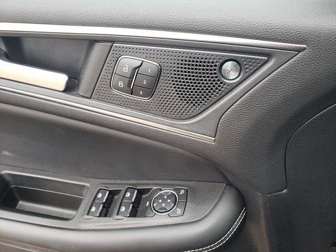 Used 2021 Ford Edge ST image 21