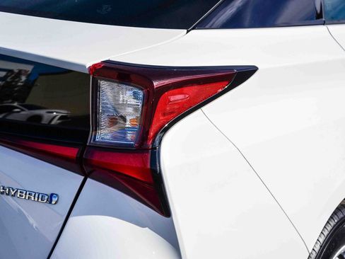 Certified 2022 Toyota Prius LE image 8