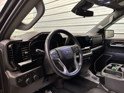 Used 2022 Chevrolet Silverado 1500 RST w/ Z71 Off-Road Package AWD/4WD image 10