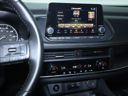 Certified 2025 Nissan Rogue SV FWD image 24