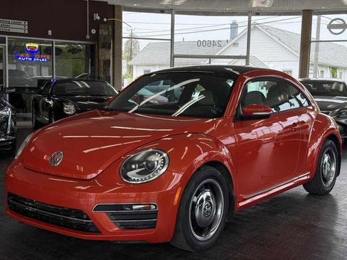 Used 2018 Volkswagen Beetle 2.0T Coast w/ Coast Lighting Package FWD image 15