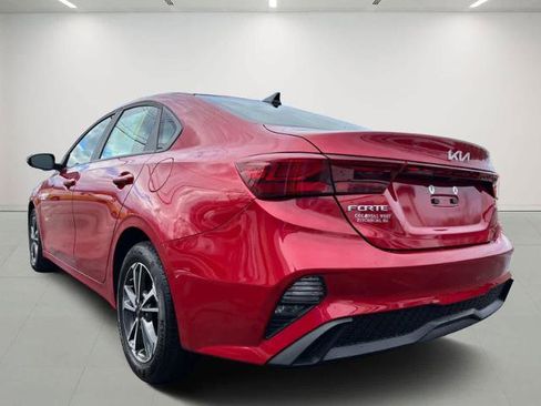 Used 2024 Kia Forte LXS w/ LXS Technology Package image 5