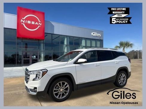 Used 2022 GMC Terrain SLT image 1