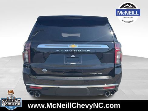Used 2024 Chevrolet Suburban Premier w/ Premium Package 2 AWD/4WD image 7