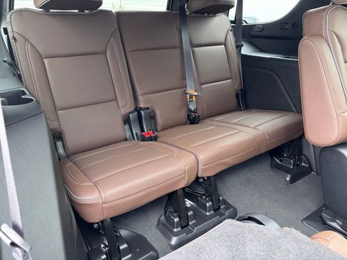 Used 2024 Chevrolet Tahoe High Country w/ Advanced Technology Package image 16