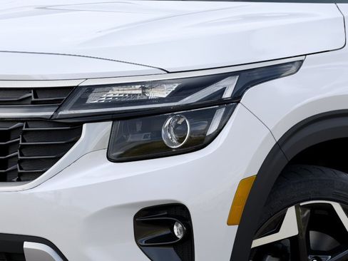 New 2026 Kia Seltos S FWD image 10