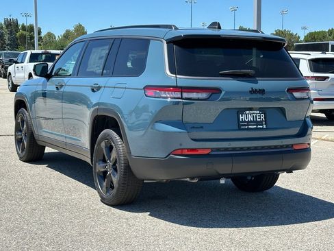 New 2026 Jeep Grand Cherokee L Limited w/ Limited Altitude Package AWD/4WD image 4