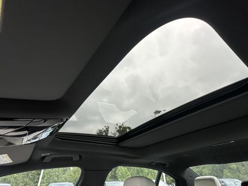 Used 2026 BMW i5 eDrive40 image 25