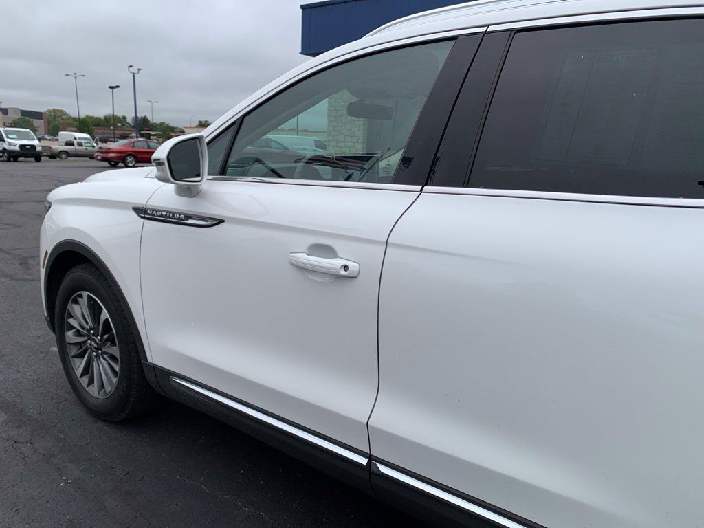 Used 2023 Lincoln Nautilus AWD w/ Premium Package image 10