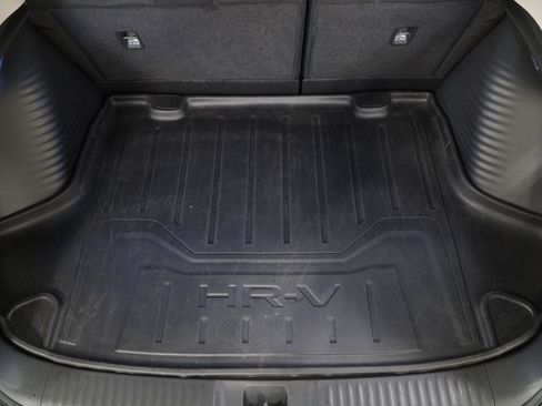 Used 2024 Honda HR-V LX image 11