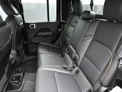New 2026 Jeep Gladiator Sport AWD/4WD image 12
