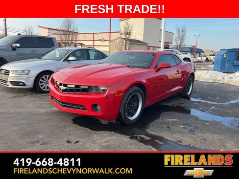 Used 2010 Chevrolet Camaro LS image 1