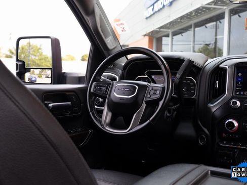 Used 2022 GMC Sierra 2500 Denali w/ Denali Black Diamond Edition AWD/4WD image 22