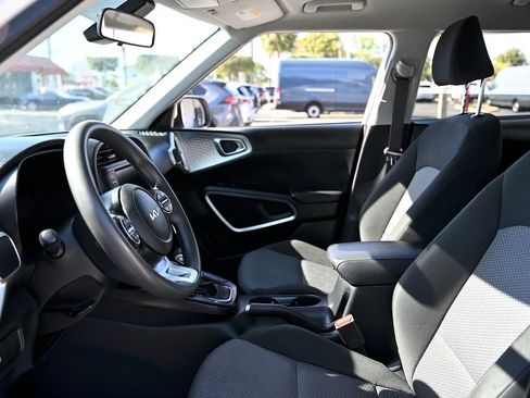 Used 2024 Kia Soul LX w/ Option Group 015 image 7