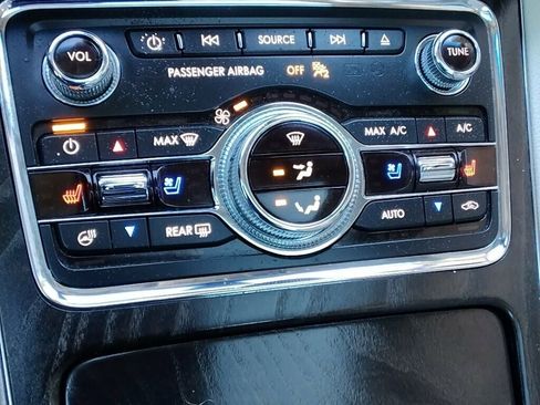 Used 2017 Lincoln Continental Reserve w/ Technology Package image 23