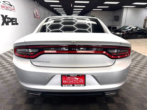 Used 2022 Dodge Charger SXT RWD image 12