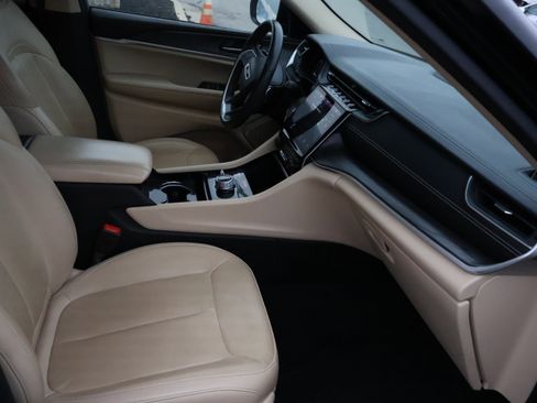 Used 2021 Jeep Grand Cherokee L Limited image 11