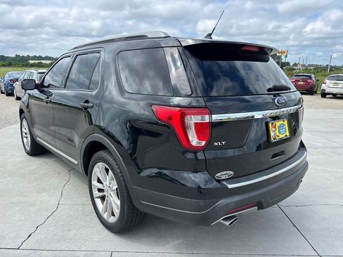 Used 2018 Ford Explorer XLT w/ Equipment Group 202A FWD image 6