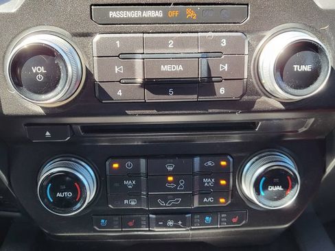Used 2018 Ford F150 Lariat w/ Equipment Group 502A Luxury AWD/4WD image 36