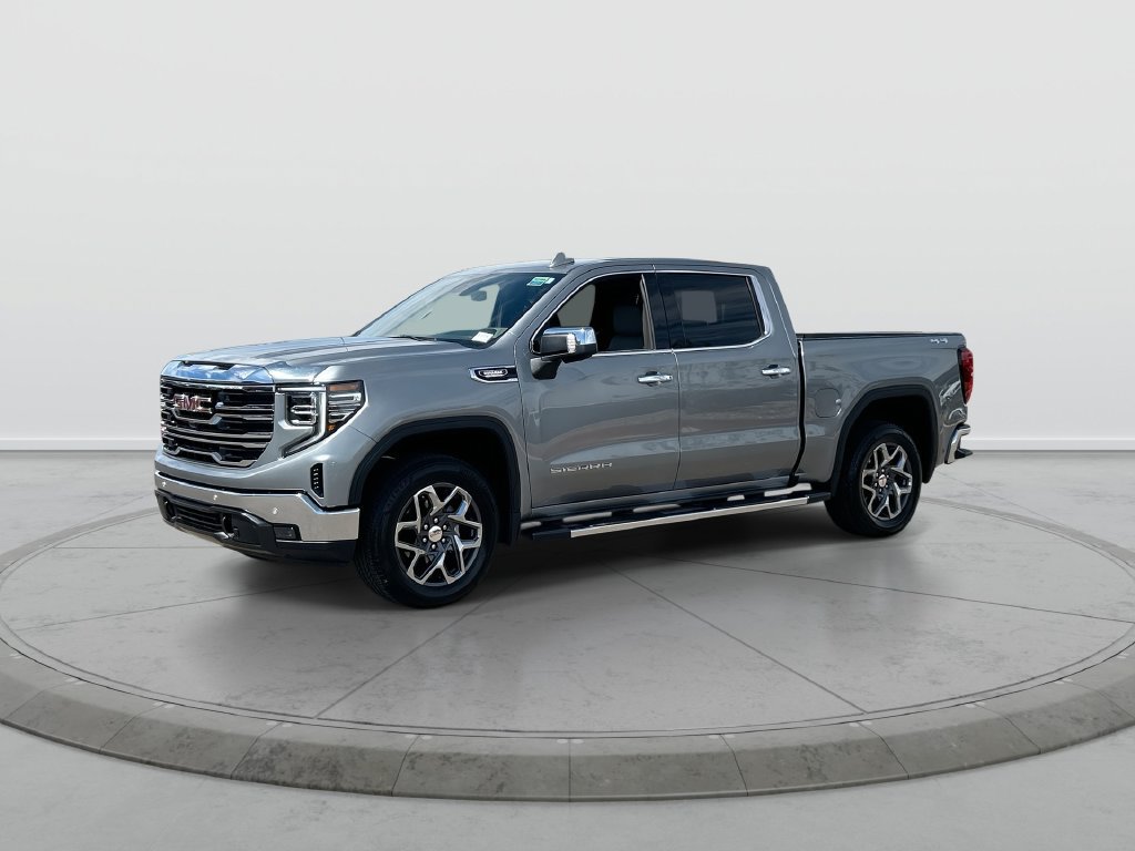Used 2025 GMC Sierra 1500 SLT w/ SLT Premium Plus Package AWD/4WD image 4