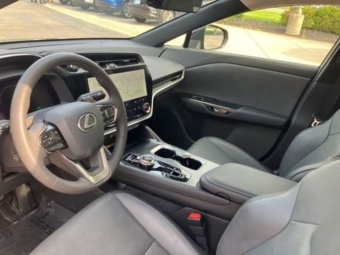 Used 2024 Lexus RZ 300e Premium w/ Accessory Package (Z1) image 34