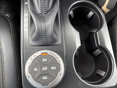 New 2025 Ford Bronco Badlands image 34