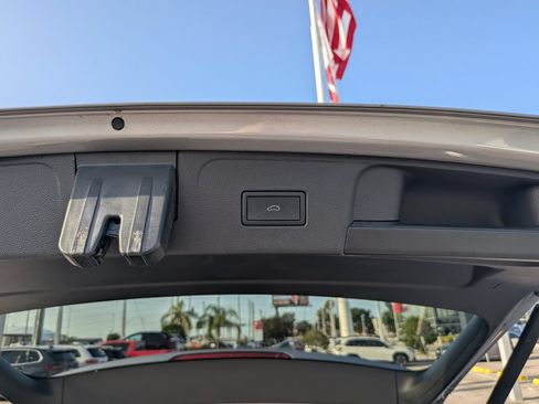 Certified 2023 Volkswagen Atlas SE w/ Panoramic Sunroof Package FWD image 11