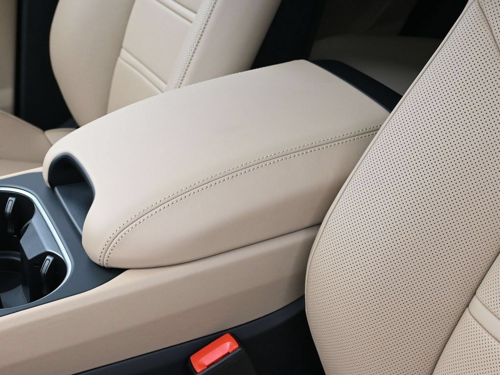 Certified 2026 Porsche Cayenne E-Hybrid Coupe AWD/4WD image 21