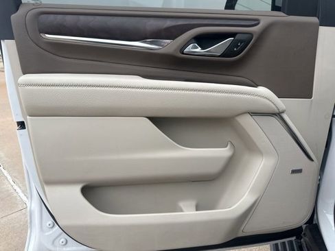 Used 2023 GMC Yukon Denali w/ Denali Reserve Package image 13