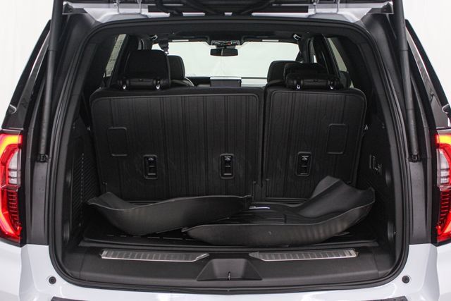New 2026 GMC Yukon Denali w/ Sun & Power Step Package AWD/4WD image 8