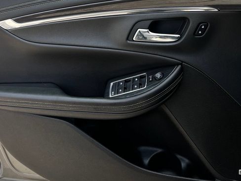 Used 2019 Chevrolet Impala Premier FWD image 21