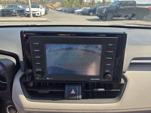 Used 2020 Toyota RAV4 XLE w/ Carpet Mat Package FWD image 9