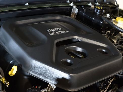 Used 2021 Jeep Wrangler Unlimited Rubicon AWD/4WD image 34