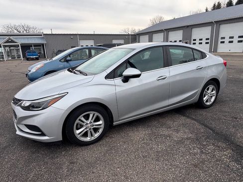 Used 2016 Chevrolet Cruze LT image 1