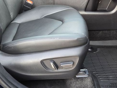 Used 2025 Toyota Grand Highlander AWD Hybrid image 29