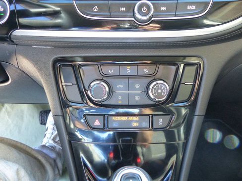 Used 2020 Buick Encore Preferred w/ Safety Package FWD image 31
