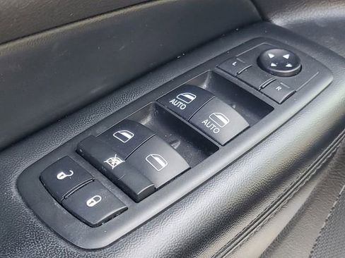 Used 2019 Jeep Grand Cherokee Altitude AWD/4WD image 14