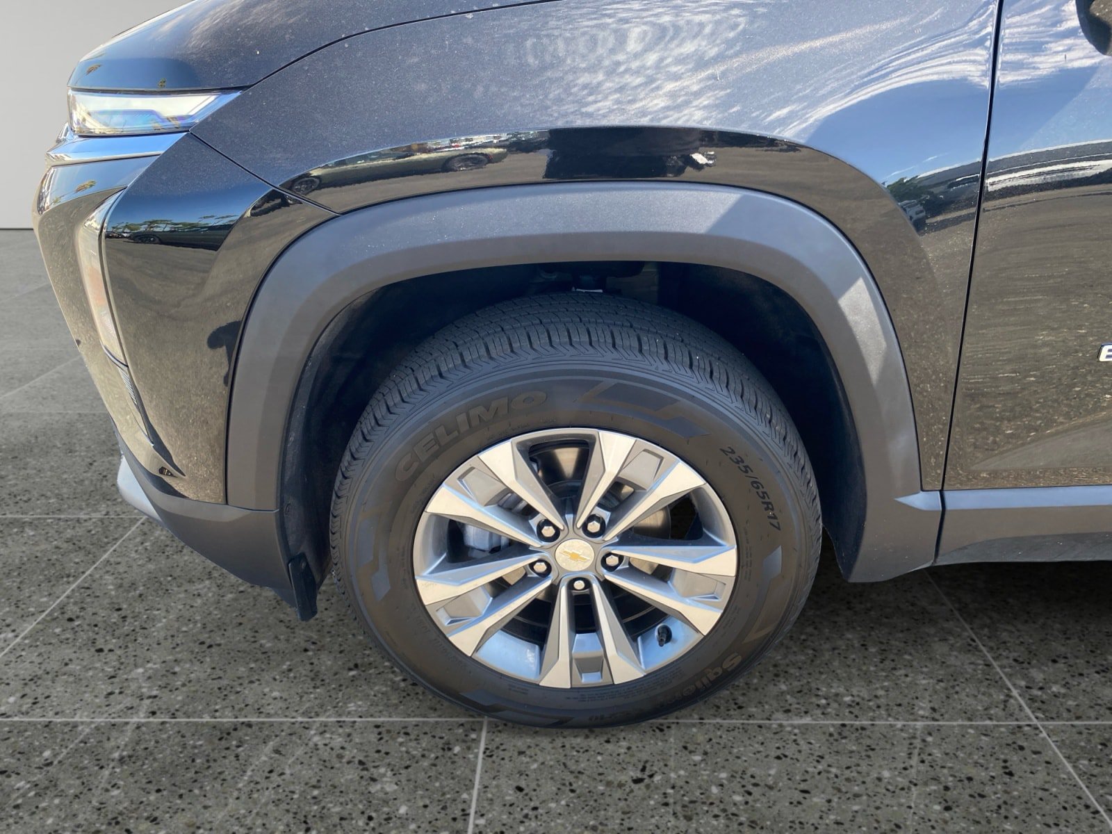 Used 2025 Chevrolet Equinox LT AWD/4WD image 14
