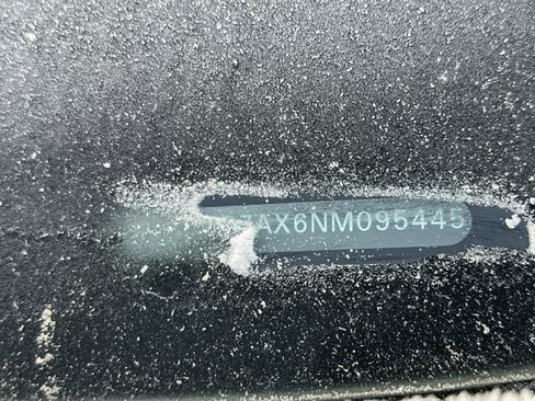 Used 2022 Volkswagen Tiguan SE R-Line image 3