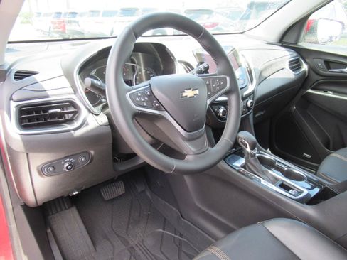 Used 2023 Chevrolet Equinox Premier FWD image 17