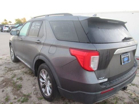 Used 2020 Ford Explorer XLT w/ Equipment Group 202A image 4