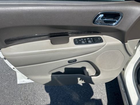 Used 2011 Dodge Durango Crew w/ Trailer Tow Group IV image 27