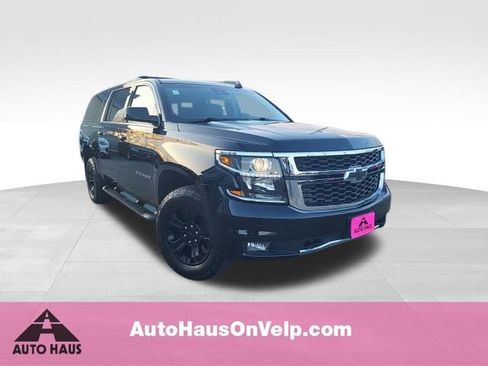 Used 2019 Chevrolet Suburban LT image 1