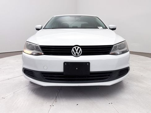 Used 2014 Volkswagen Jetta SE FWD image 2